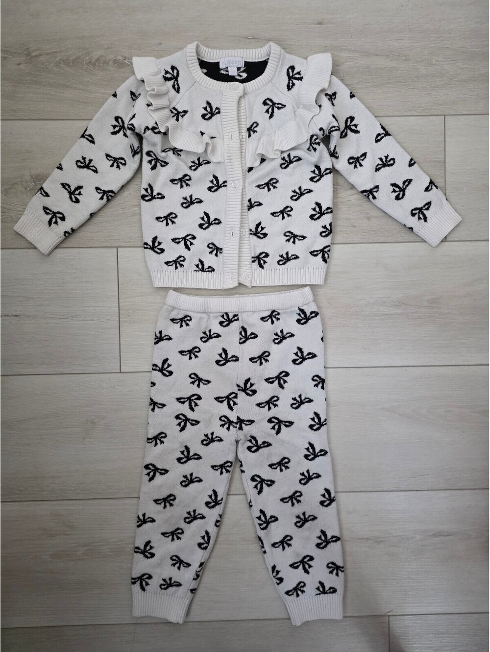 Btween 3t, 2 piece sweater set